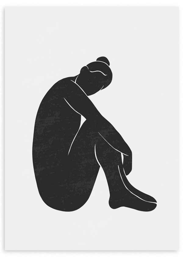 Quadro emoldurado com silhueta feminina sentada a preto sobre fundo branco, linhas limpas, contraste marcado, composição serena e estilo minimalista contemporâneo. Disponível em kudeko.com