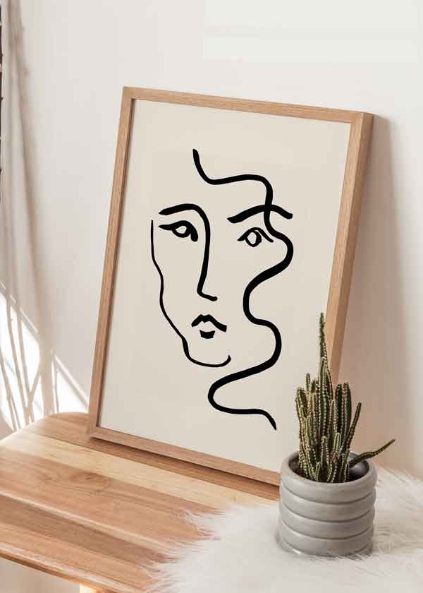 decoración con cuadros, ideas - lámina decorativa de ilustración artística de rostro de mujer sobre fondo beige - kudeko