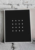 Decoración con cuadros, ideas -  lámina decorativa con cuadrados en blanco sobre fondo negro. Geométrica, minimalista y en blanco y negro