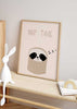 decoración con cuadros, ideas - lámina decorativa de ilustración de mapache sobre fondo beige, nap time - kudeko