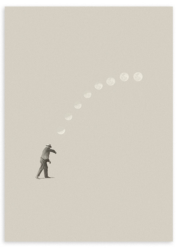 Tableau encadré avec figure humaine, phases lunaires en beige, blanc et gris sur fond clair, composition minimaliste au style surréaliste et épuré. Disponible sur kudeko.com