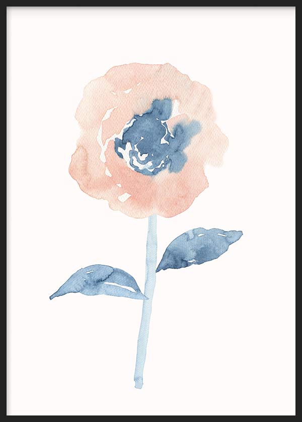 Cuadro de flor rosa empolvado con centro azul grisáceo, tallo fino y hojas azules sobre fondo claro, de estilo floral. Disponible en kudeko.com