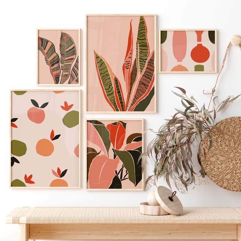 Decoración con cuadros, mural -  Lámina decorativa abstracta e ilustrada de jarrones en tonos beige, rojos y verdes