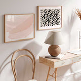 Cuadro horizontal abstracto y minimalista en tonos cálidos y otoñales. Esta lámina decorativa actual dará a tu hogar la calidez que realmente quieres. Combínala en tus paredes con otras obras cálidas en tu salón, dormitorio.
