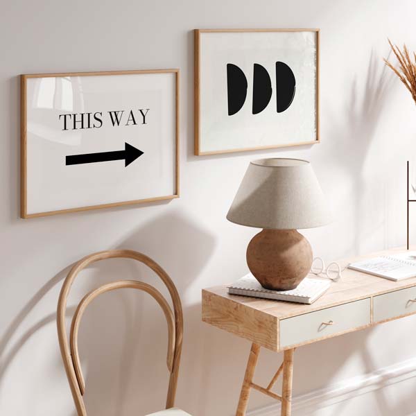 Cuadro horizontal minimalista en blanco y negro con 3 geometrías de semi-círculo. Simplicidad para espacios modernos, esta obra es perfecta para cualquier mural que combine cuadros monocromáticos en blanco y negro y minimalistas.