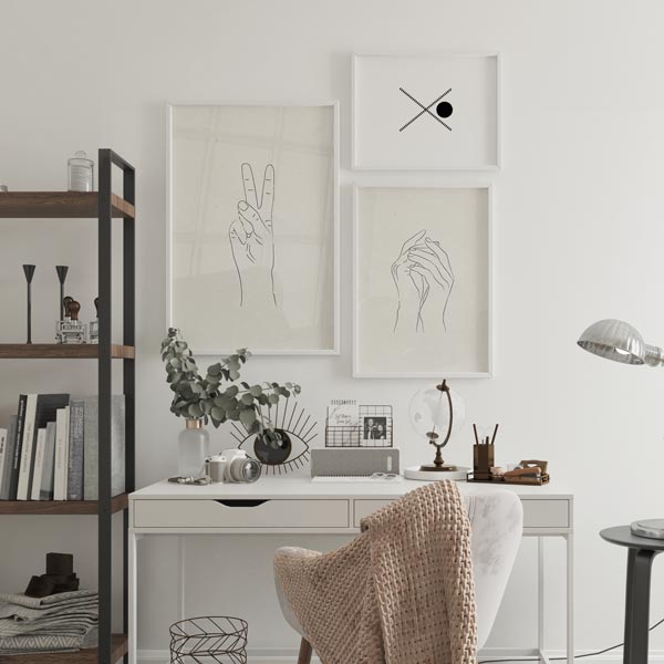 Decoración con cuadros, mural -  cuadro de manos minimalista sobre fondo de papel. Cuadro nórdico.. Lámina decorativa.