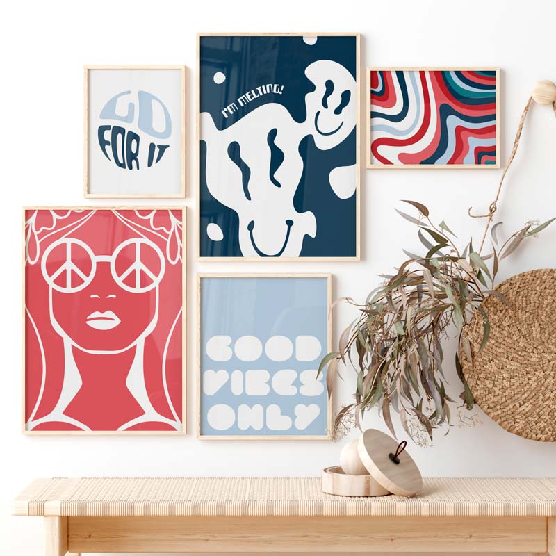 Decoración con cuadros, mural -  lámina decorativa alegre con frase "Good Vibes Only" en blanco con color de fondo azul cielo