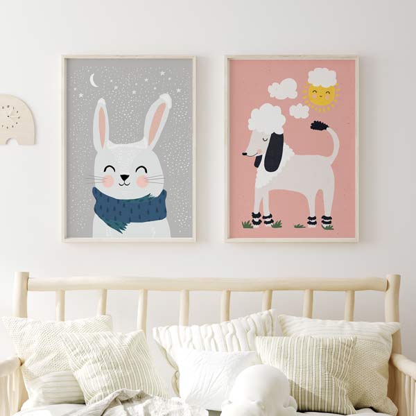 decoración con cuadros, ideas - lámina decorativa infantil de ilustración de conejo blanco sobre fondo estrellado gris - kudeko