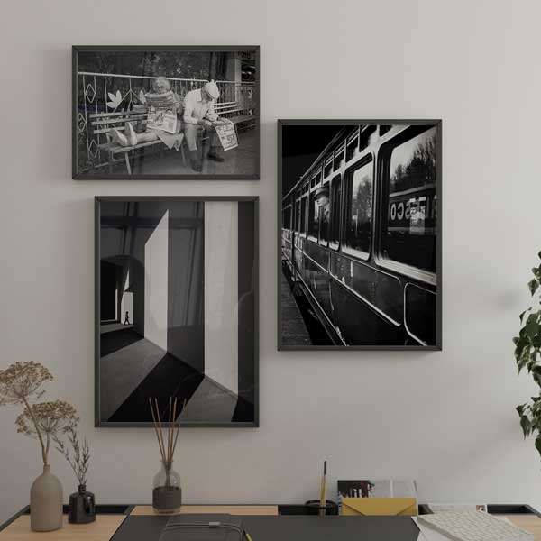 decoración con cuadros, ideas - lámina decorativa fotográfica en blanco y negro de mujer en tren - kudeko