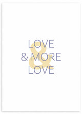 cuadro con frase "amor y más amor" en inglés. Lámina decorativa con frase de amor. Marco negro