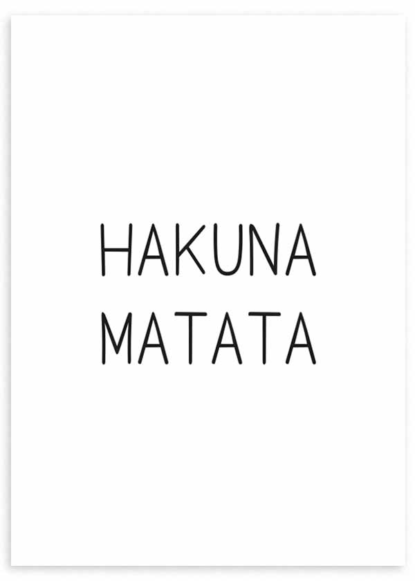 Cuadro con frase Hakuna Matata en tipografía negra fina sobre fondo blanco, diseño limpio, contraste suave y estilo con frases. Disponible en kudeko.com