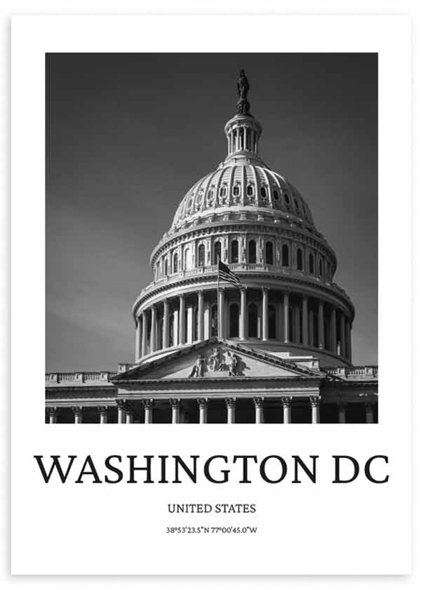 Gerahmtes Wandbild mit Fotografie des Kapitols in Washington DC, monumentaler Kuppel, klassischen Säulen, weißen, schwarzen und grauen Tönen, eleganter urbaner Bildsprache. Erhältlich auf kudeko.com
